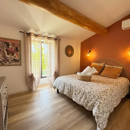 Mas Des Papillons En Provence Holiday home *